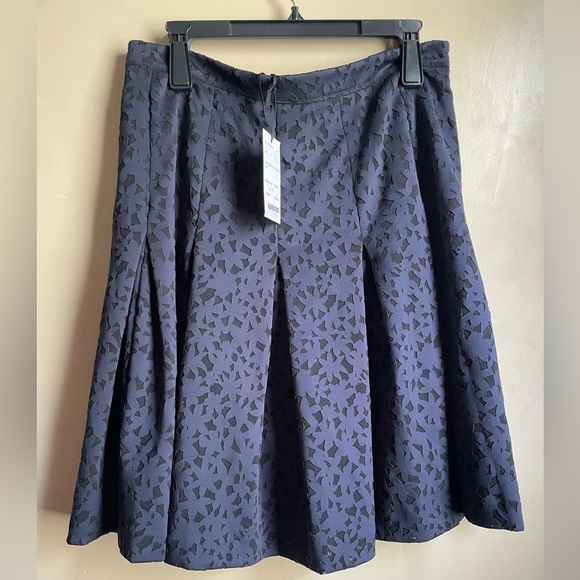 NWT W BY WORTH navy laser floral pleated skirt size 12 - Picture 1 of 9